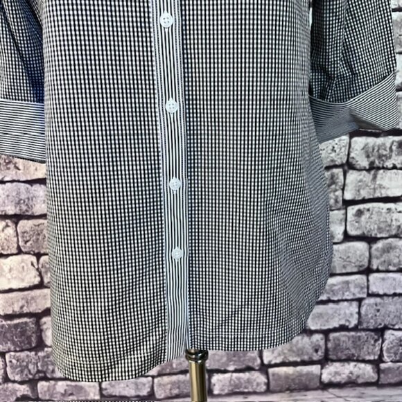 Chico's No-Iron Black & White Button Down Blouse Size S - Picture 3 of 8